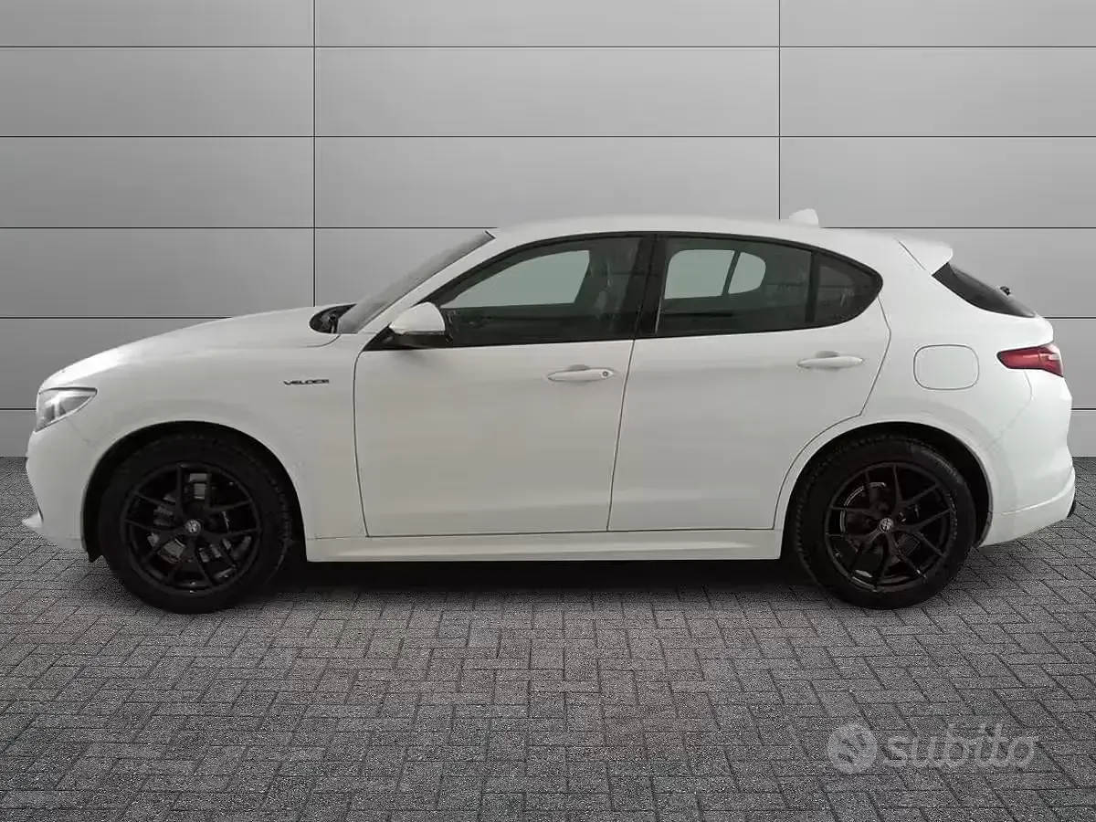 Usata Alfa Romeo Stelvio Veloce 209 CV (153 kW) 2021 Bianco SUV