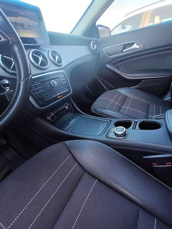 Usata Mercedes CLA220 Shooting Brake 177 CV (130 kW) 2015 Nero Station wagon