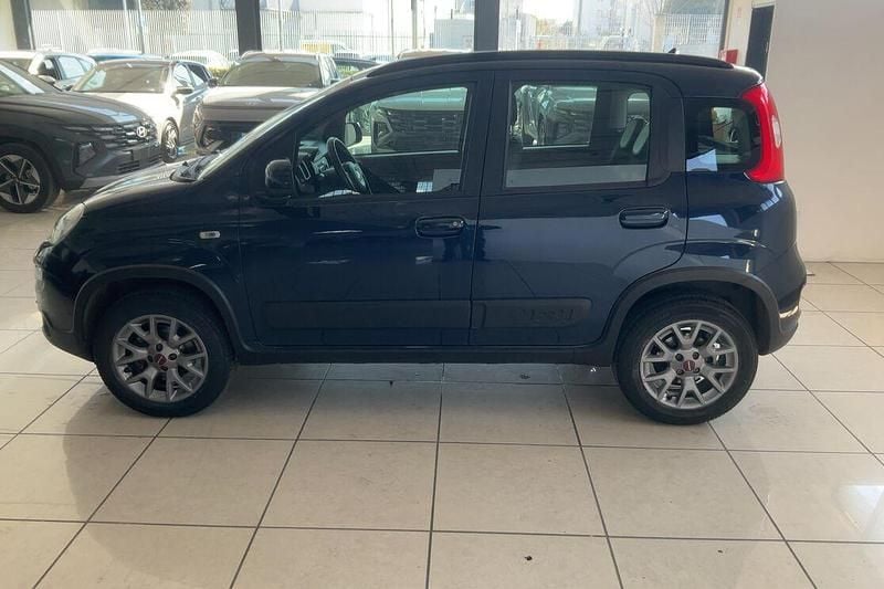 Usata Fiat Panda 4x4 85 CV (62 kW) 2017 Blu Utilitaria