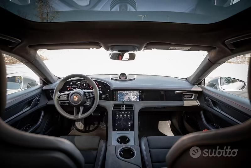 Usata Porsche Taycan Sport Turismo 439 kW (598 CV) 2022 Grigio Station wagon