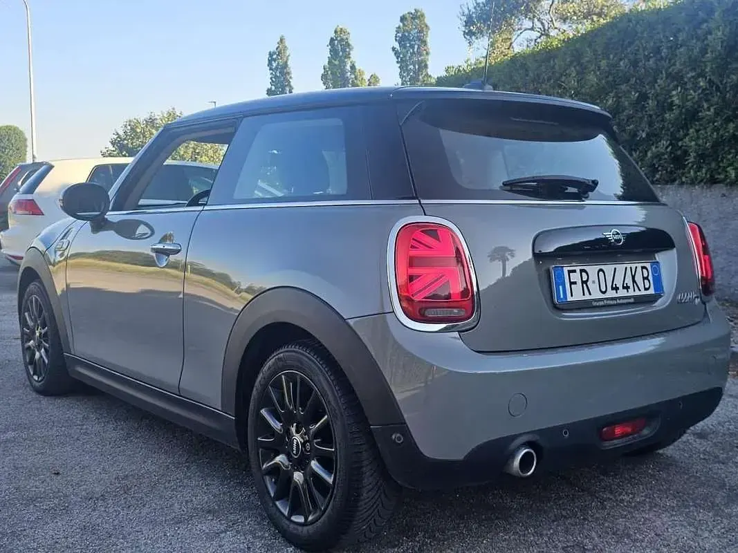 Usata Mini Cooper D 116 CV (85 kW) 2018 Grigio Utilitaria