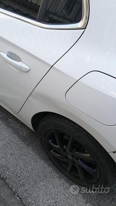 Usata Opel Corsa Elegance 100 CV (73 kW) 2020 Bianco Utilitaria