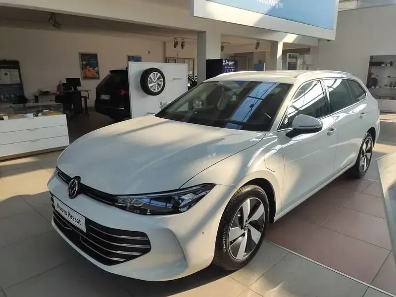 Nuova VW Passat Business 204 CV (150 kW) 2026 Pure white Station wagon