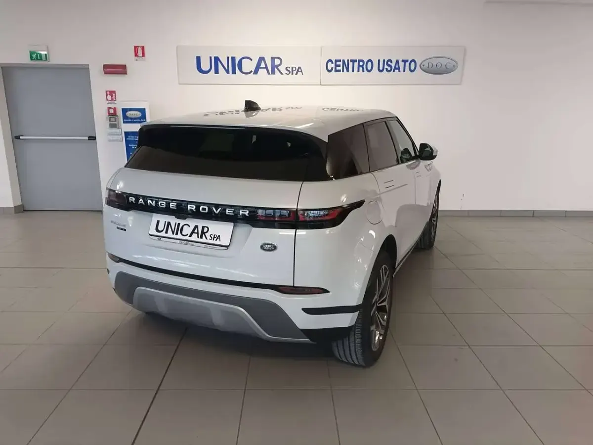 Usata Land Rover Range Rover evoque S 179 CV (131 kW) 2019 Yulong white metallizzato SUV