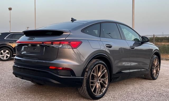 Usata Audi Q4 Sportback e-tron Edition .1 124 kW (169 CV) 2022 Grigio SUV
