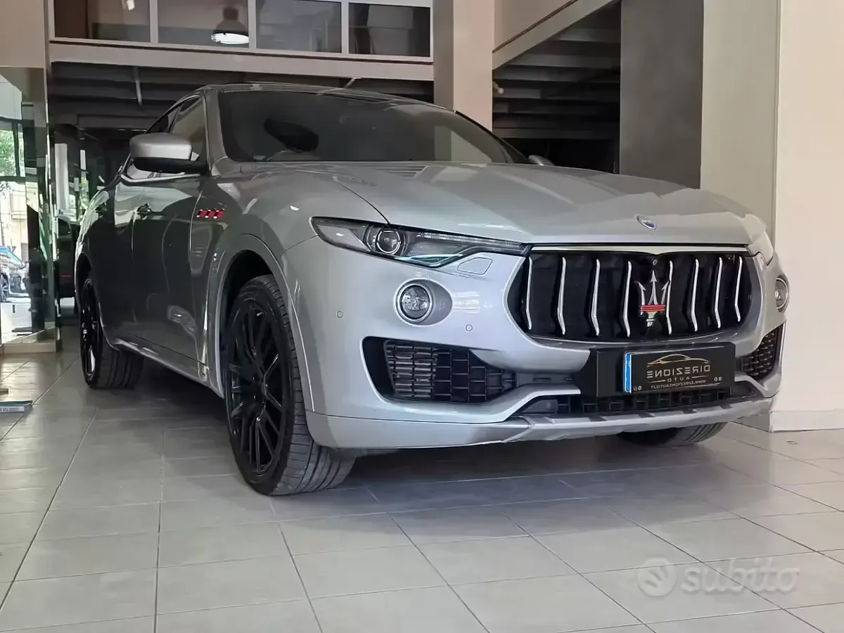 Usata Maserati Levante 275 CV (202 kW) 2017 Grigio SUV