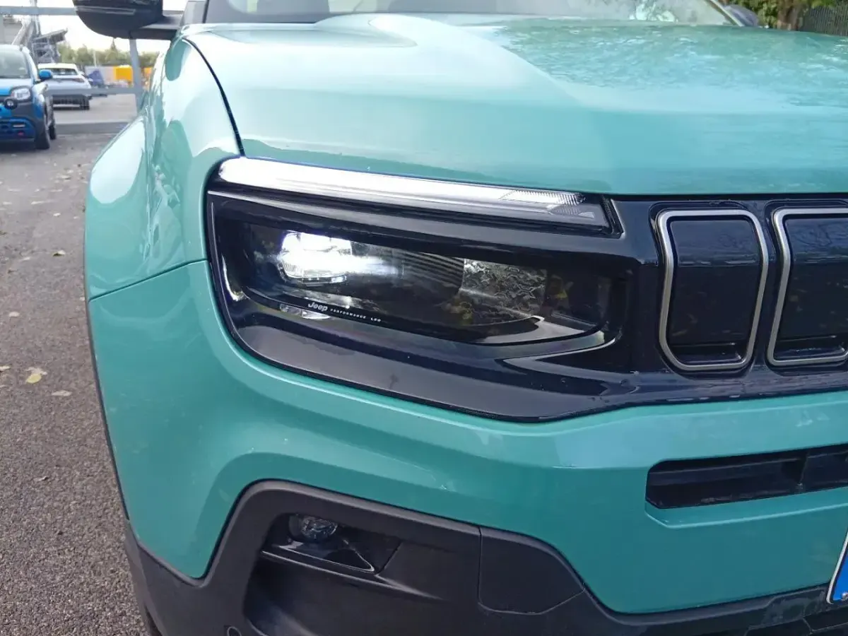 Usata Jeep Avenger Summit 101 CV (74 kW) 2024 Bianco SUV