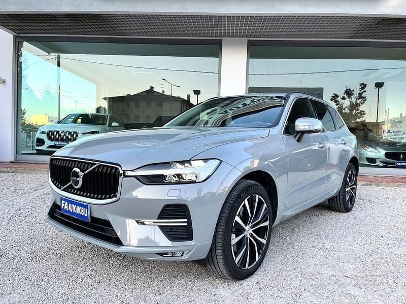 Usata Volvo XC60 Core 197 CV (144 kW) 2023 Grigio SUV