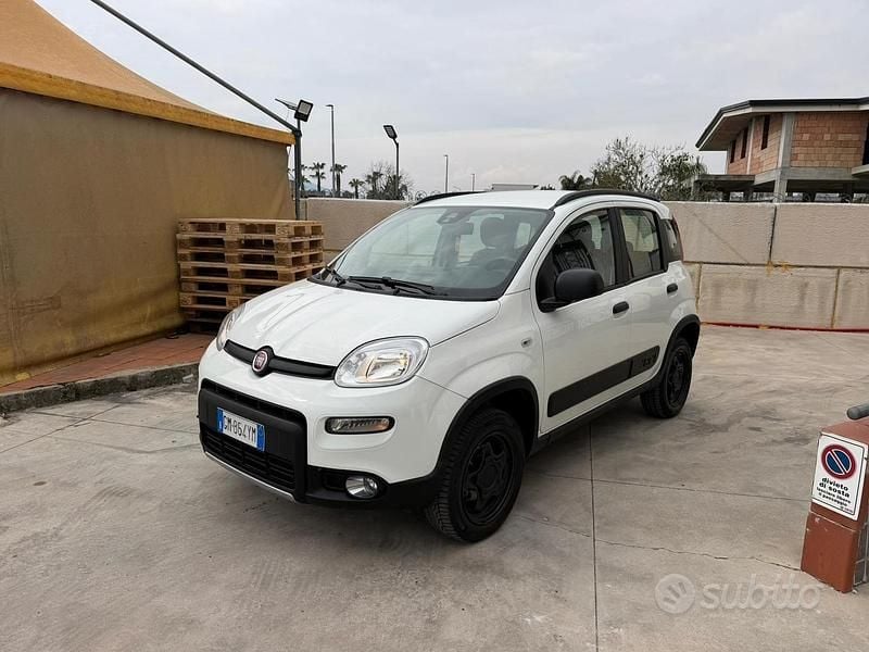 Occasion Fiat Panda Cross Cross 86 ch (63 kW) 2023 Blanc Citadine