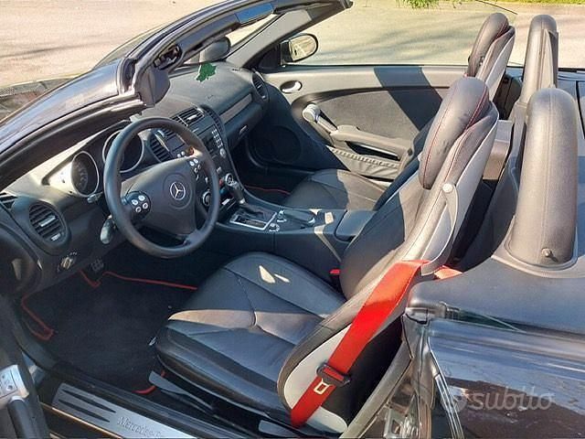 Käytetty Mercedes SLK200 184 HP (135 kW) 2008 Musta Avoauto