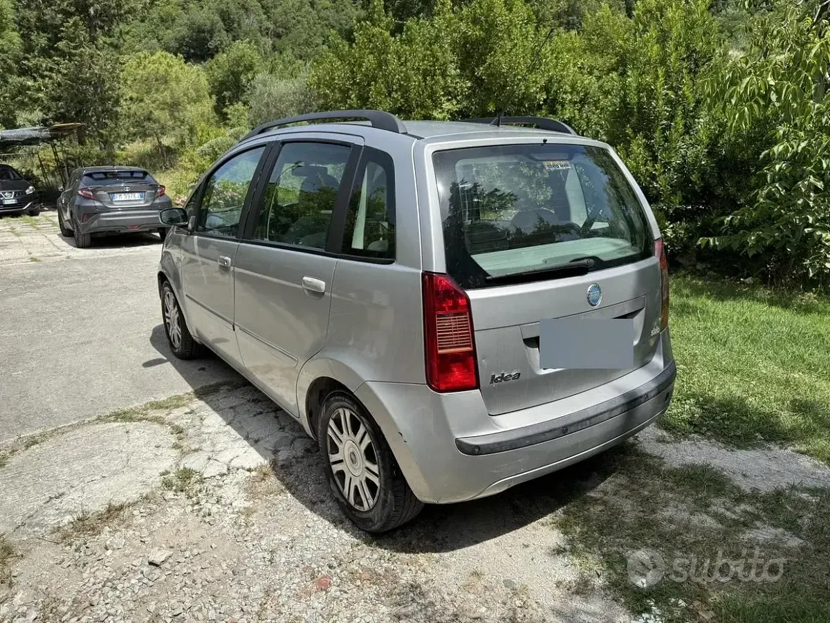 Usata Fiat Idea 95 CV (69 kW) 2004 Grigio Monovolume