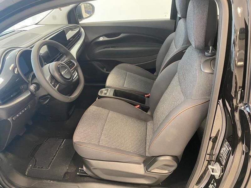 Usata Fiat 500e 42 kW (58 CV) 2023 Nero Berlina