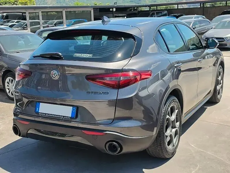 Usata Alfa Romeo Stelvio Sprint 190 CV (139 kW) 2020 Grigio SUV