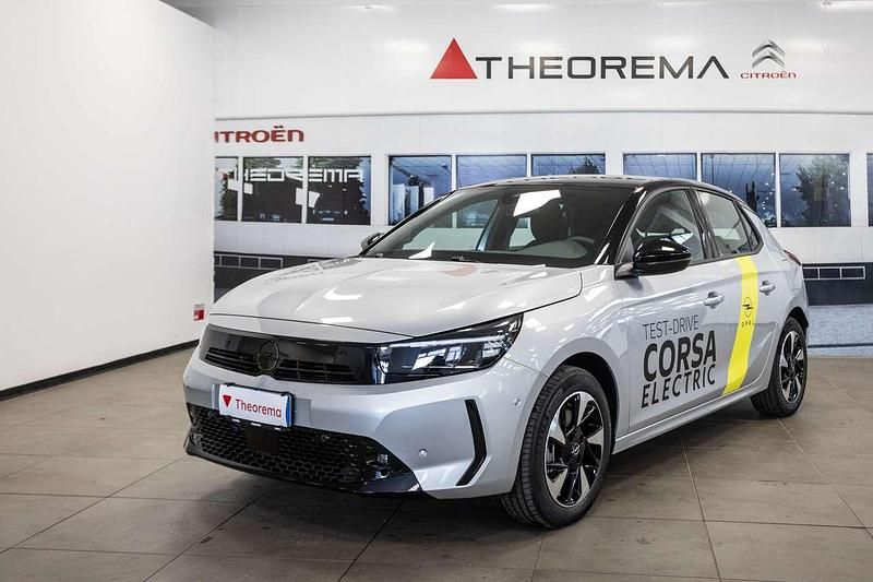 Usata Opel Corsa 100 kW (136 CV) 2023 Kristall silver Utilitaria