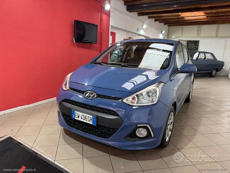 Usata Hyundai i10 Style 67 CV (49 kW) 2014 Blu Utilitaria