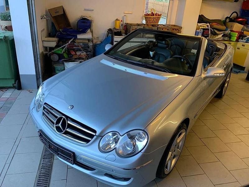 Käytetty Mercedes CLK320 Avantgarde 224 HP (164 kW) 2007 Avoauto