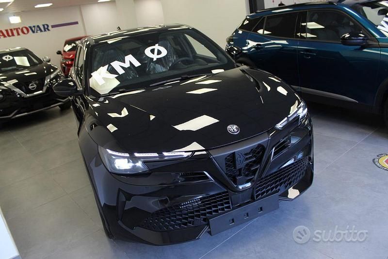 Nuova Alfa Romeo GT Junior Edizione Speciale 145 CV (106 kW) 2025 Nero SUV