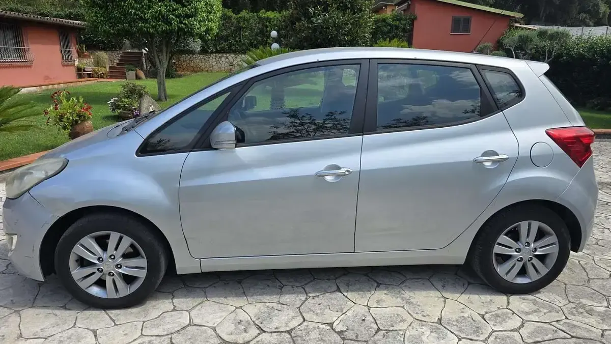 Usata Hyundai ix20 90 CV (66 kW) 2010 Grigio Utilitaria
