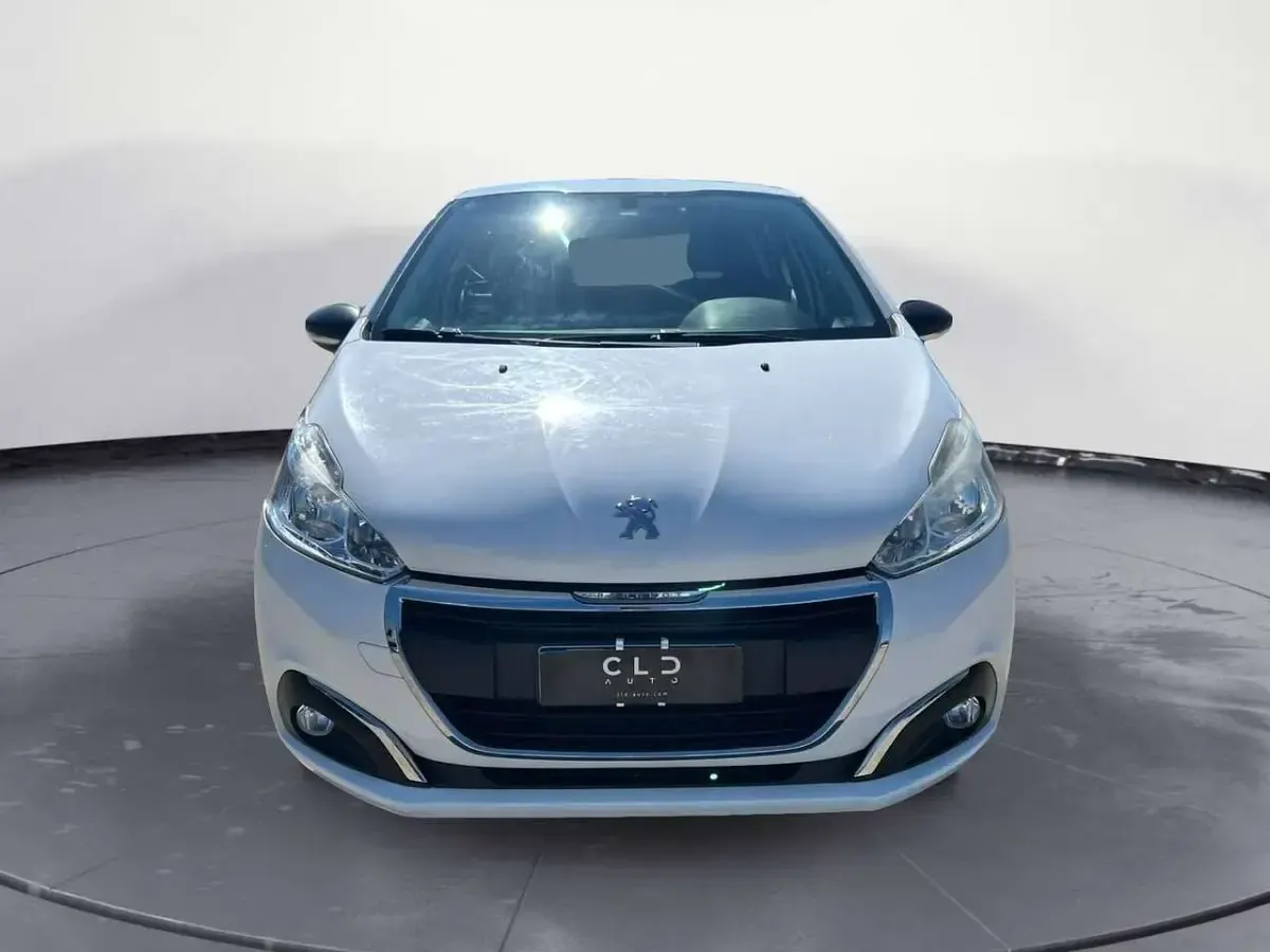 Usata Peugeot 208 68 CV (50 kW) 2015 Bianco Utilitaria