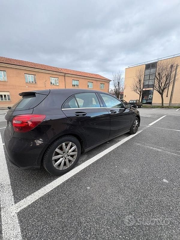 Usata Mercedes A160 Business 90 CV (66 kW) 2015 Berlina