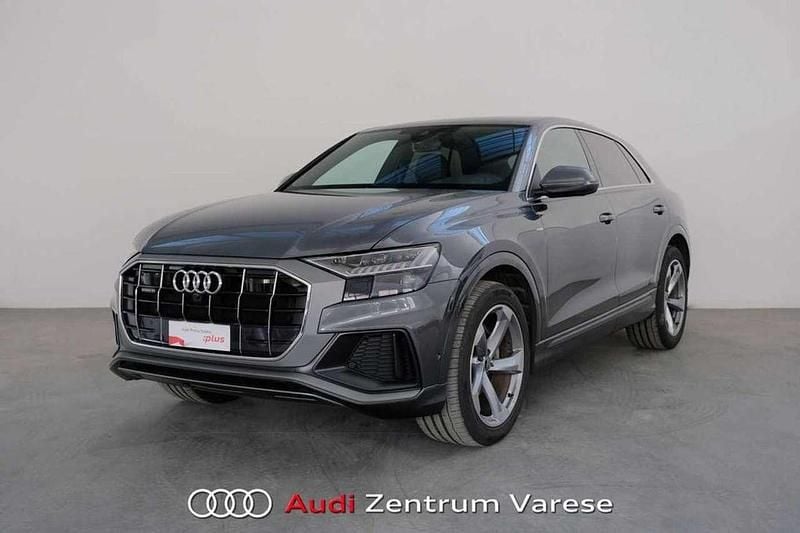 Grigio daytona Usata 2022 Audi Q8 S-Line SUV | 69.700 € (Cara) - Immagine 1/4
