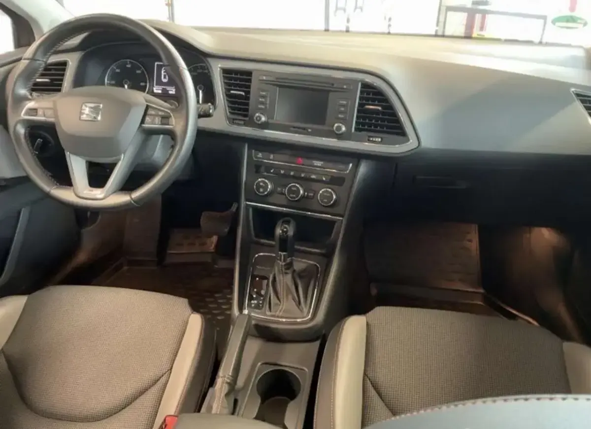 Usata Seat Leon X-Perience 4Drive 184 CV (135 kW) 2015 "technic" grau Station wagon