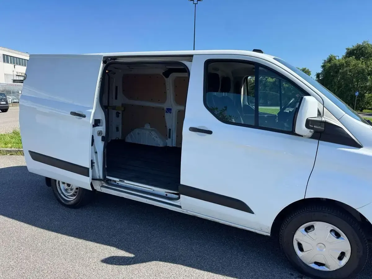 Usata Ford Transit Custom 131 CV (96 kW) 2023 Bianco Furgone