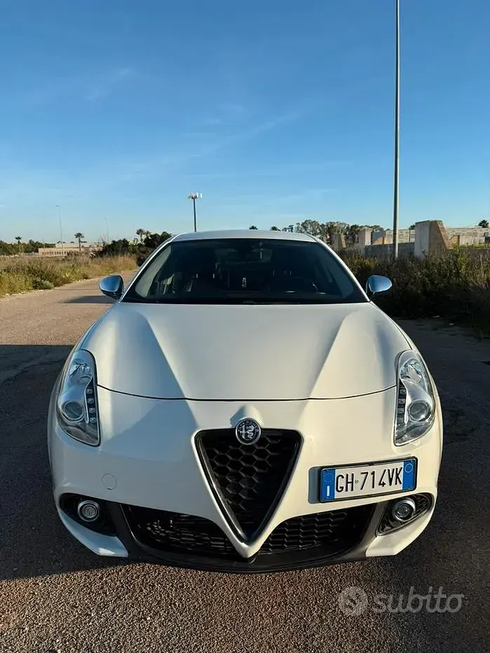 Usata Alfa Romeo Giulietta 105 CV (77 kW) 2015 Bianco Utilitaria