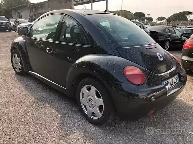 Usata VW New Beetle 116 CV (85 kW) 2002 Nero Utilitaria