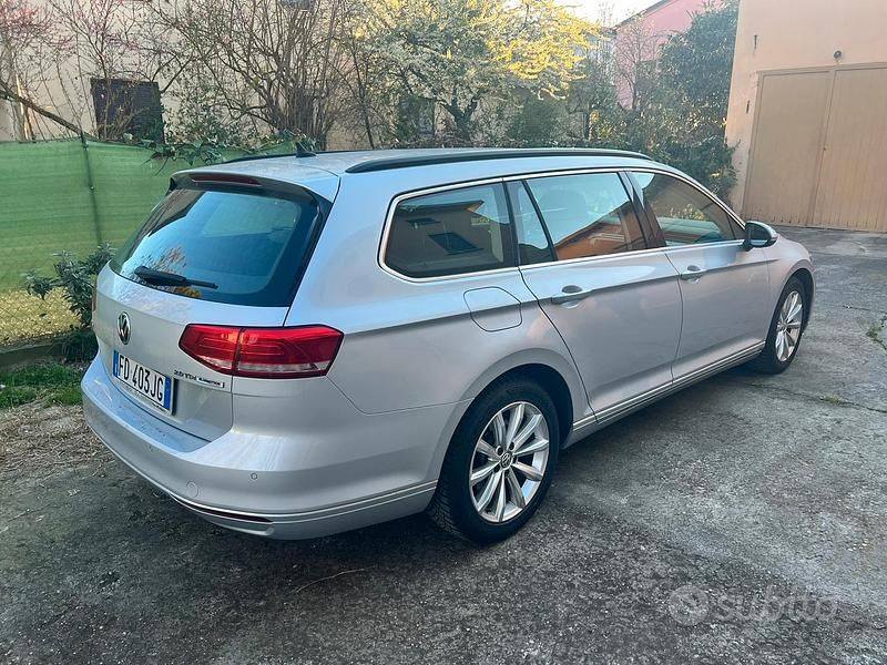 Usata VW Passat 150 CV (110 kW) 2016 Grigio Station wagon