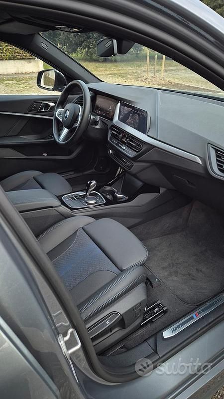 Usata BMW 116 Shadowline 116 CV (85 kW) 2023 Grigio Utilitaria