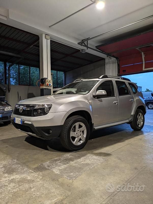 Usata Dacia Duster 110 CV (80 kW) 2010 Grigio SUV
