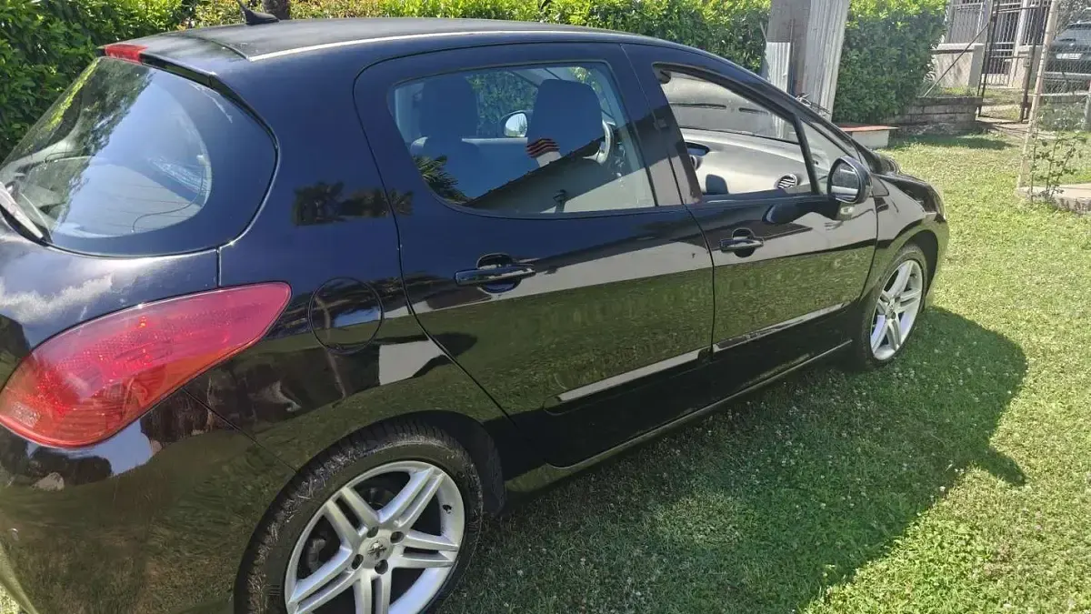 Usata Peugeot 308 Sportium 109 CV (80 kW) 2010 Berlina