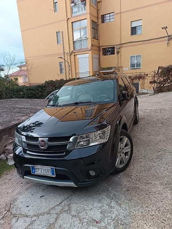 Nero Usata 2013 Fiat Freemont SUV | 8000 € (Buon prezzo) - Immagine 1/4