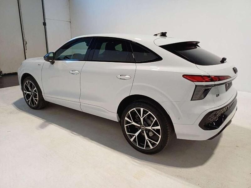 Nuova Audi Q3 S-Line 150 CV (110 kW) 2026 Bianco SUV