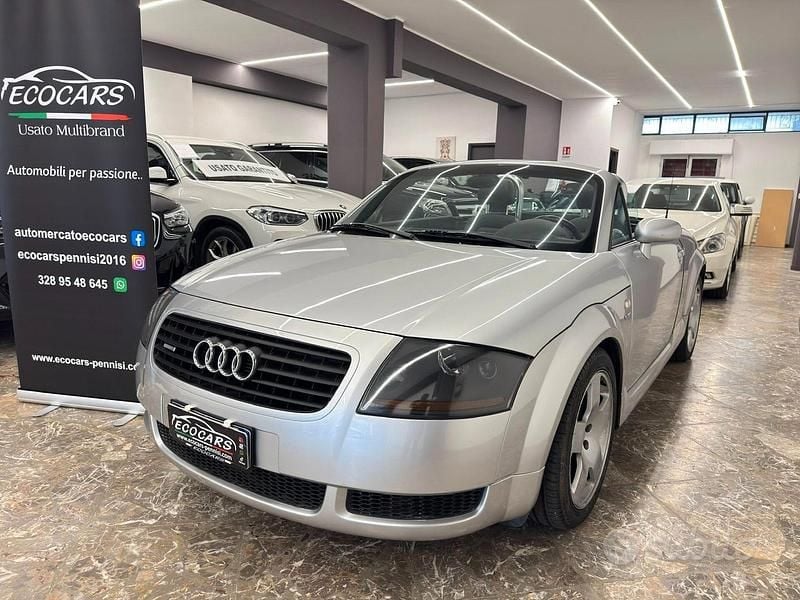 Argento Usata 1999 Audi TT Roadster Cabrio | 13.990 € (Buon prezzo) - Immagine 1/4