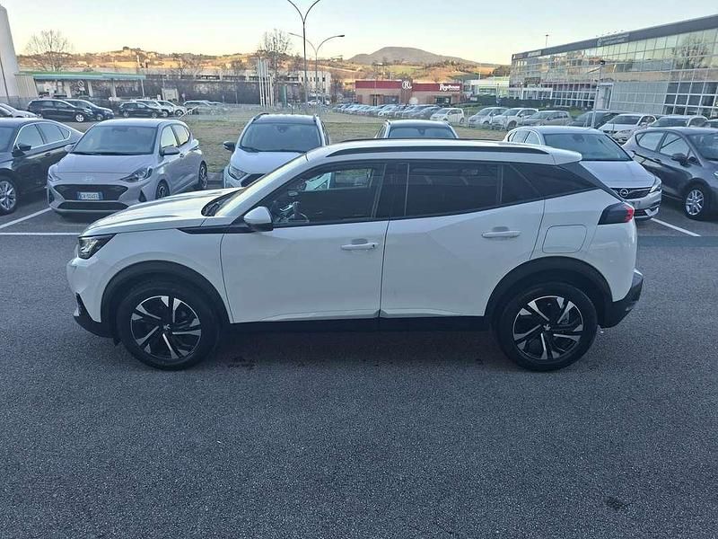 Usata Peugeot 2008 Allure 110 CV (80 kW) 2021 Bianco SUV