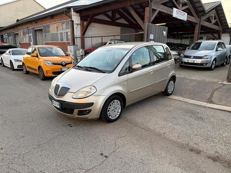 Usata Lancia Musa 95 CV (69 kW) 2007 Beige Monovolume
