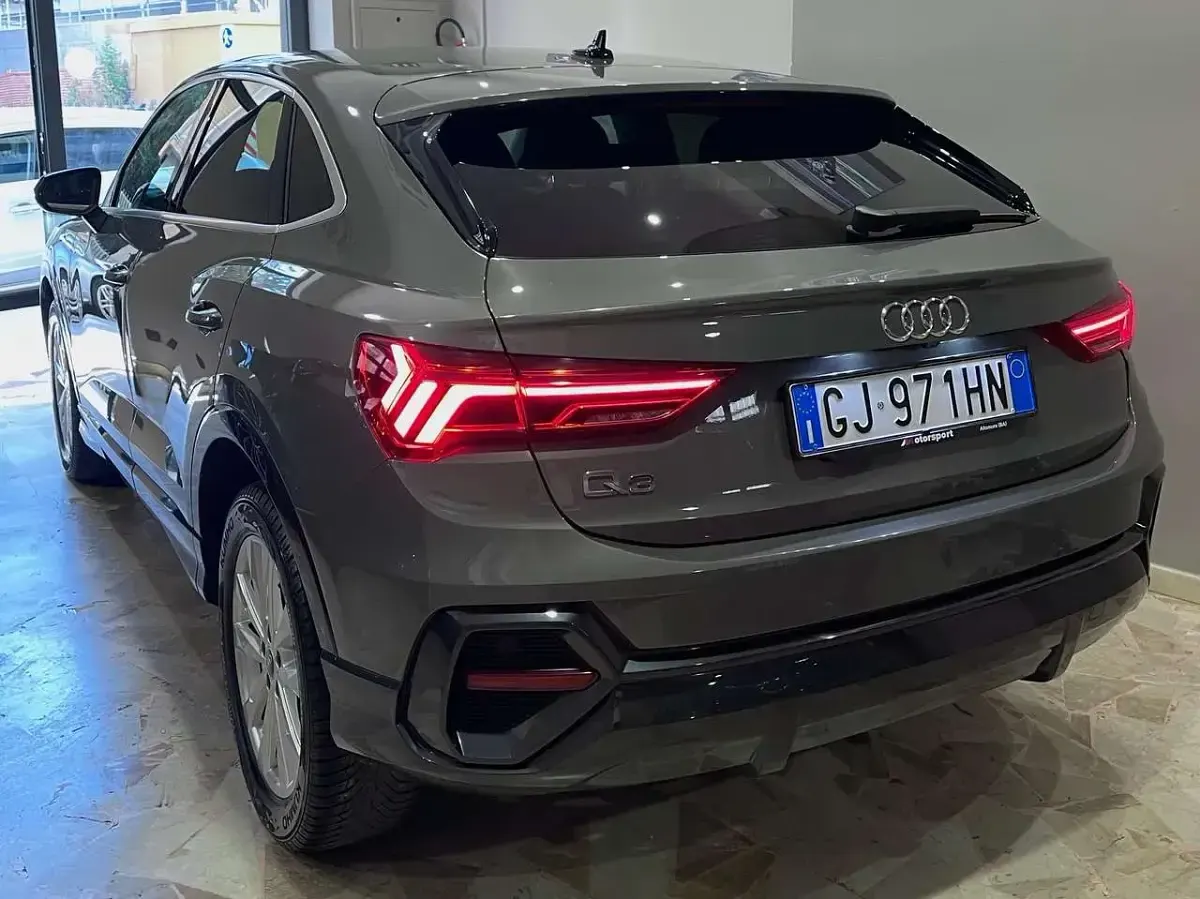 Usata Audi Q3 Sportback Business Plus 150 CV (110 kW) 2022 Grigio SUV