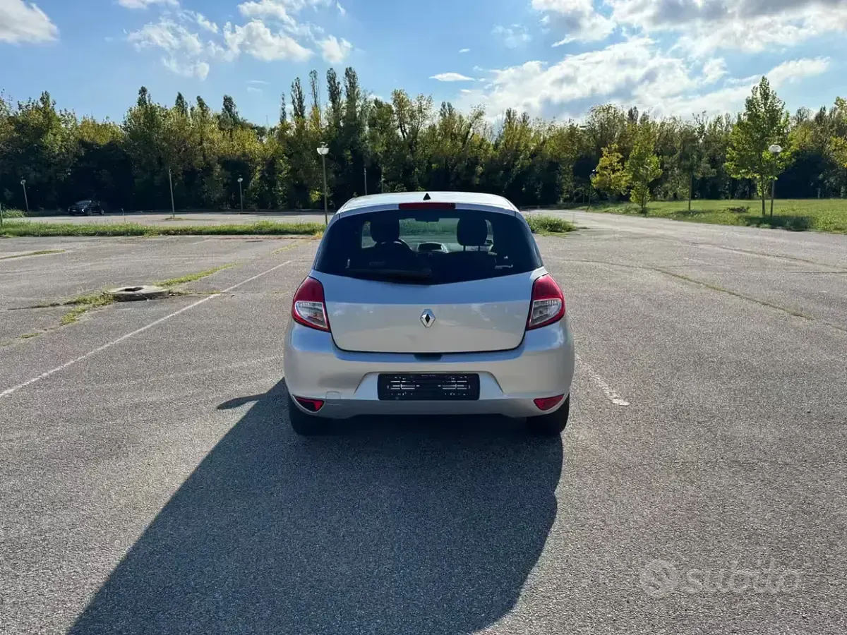 Usata Renault Clio IV 75 CV (55 kW) 2012 Grigio Berlina