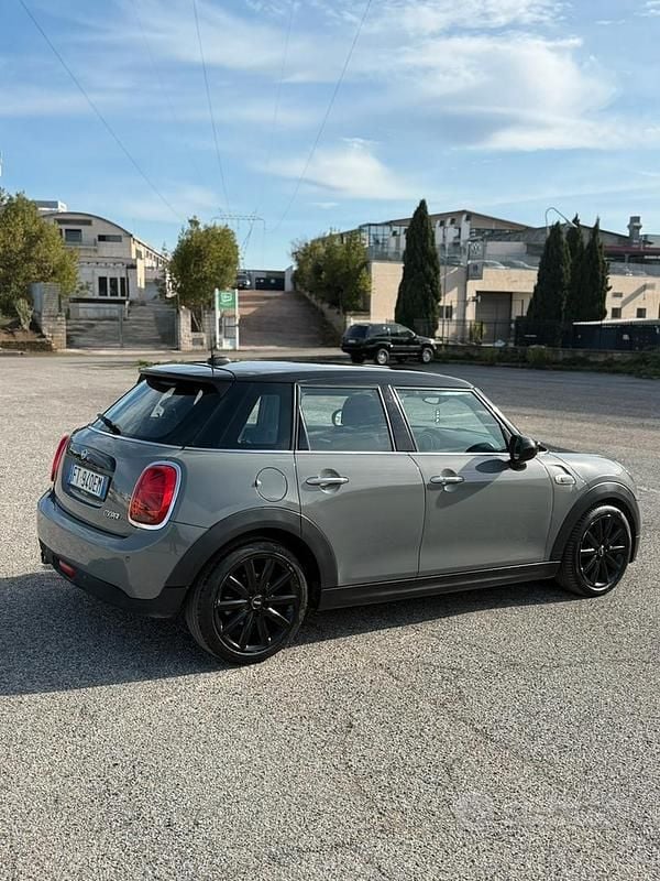 Usata Mini Cooper D Hype 116 CV (85 kW) 2018 Grigio Utilitaria
