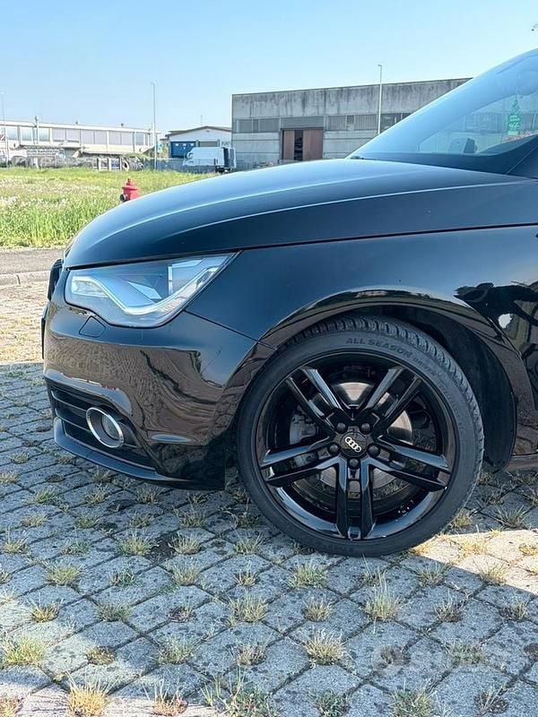 Usata Audi A1 Ambition 122 CV (89 kW) 2010 Nero Utilitaria