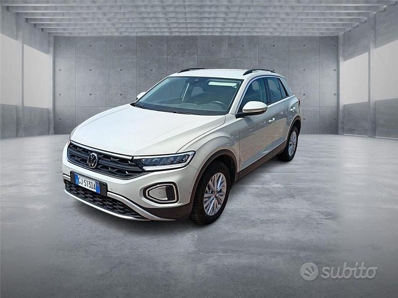 Usata VW T-Roc Life 150 CV (110 kW) 2022 Ascot grey SUV