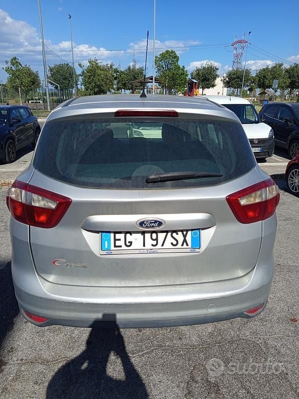 Usata 2012 Ford C-MAX Monovolume | 2500 € (Super prezzo) - Immagine 1/4