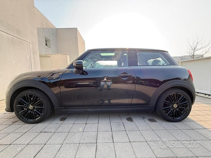 Usata Mini Cooper SE 135 kW (184 CV) 2021 Nero Utilitaria