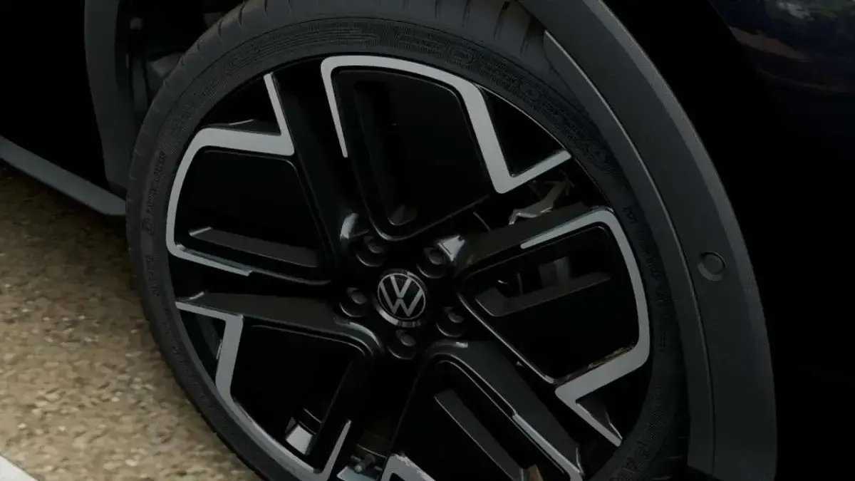 Nuova VW T-Roc Style 150 CV (110 kW) 2026 Grenadill black metallizzato SUV