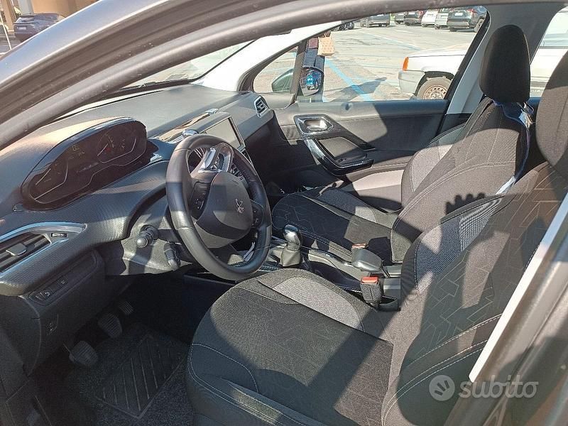 Usata Peugeot 2008 Active 82 CV (60 kW) 2019 Grigio SUV