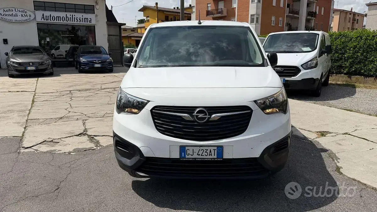 Usata Opel Combo 101 CV (74 kW) 2022 Bianco Monovolume