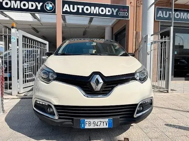 Usata Renault Captur Intens 90 CV (66 kW) 2016 Beige SUV