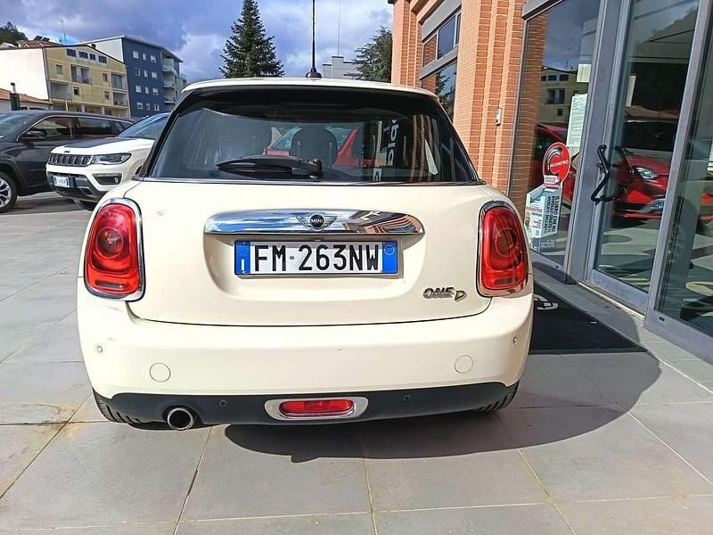 Usata Mini One D Business 95 CV (69 kW) 2018 Beige Utilitaria